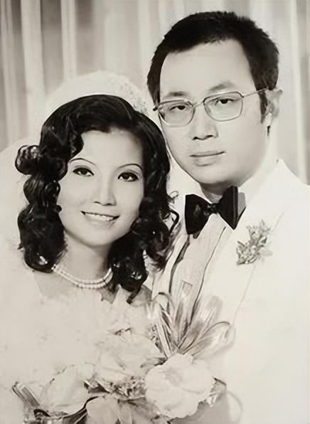 婚后两人生育了一子许思维一女许思行,相濡以沫了半个世纪,至今仍旧