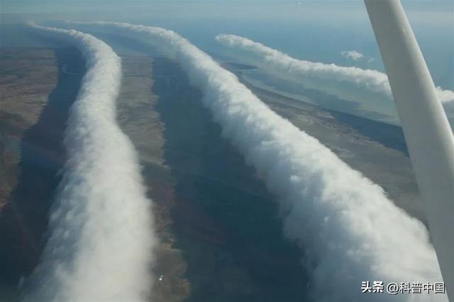 关于科普知识的资料，小学生地球的科普知识（在太空中看居然是这样）