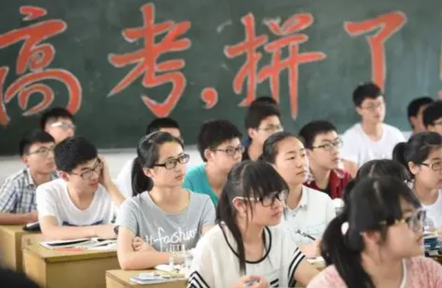 2021年高考降分录取政策，高考有哪些途径可降分录取（2022届考生“喜从天降”）