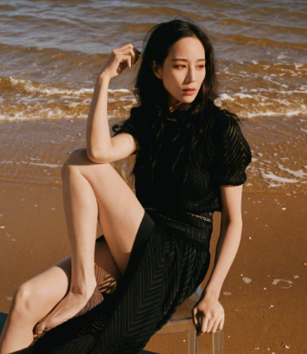 甜妹田曦薇，微信头像，甜妹田曦薇（迪丽热巴扛不住齐刘海）