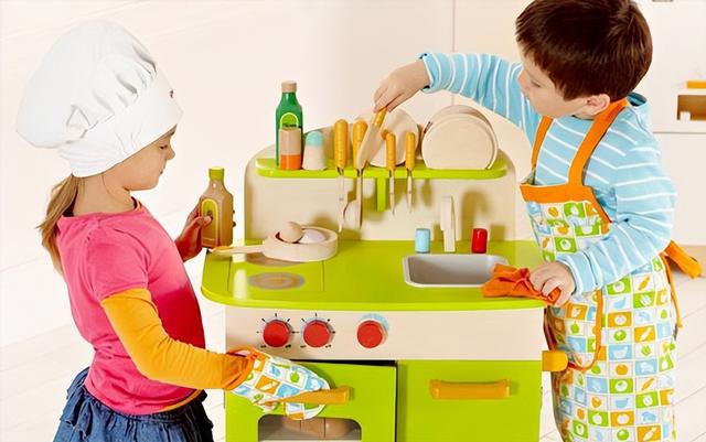 孩子慢慢长大唯美词语，关于孩子慢慢长大的唯美句子有哪些（2~3岁常用词语“让我们玩过家家吧”）