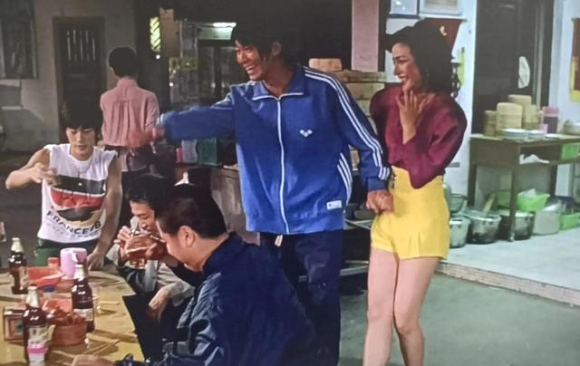 陈凯师到底长得什么样，陈凯师本人照近照（却偏要靠“丑角”）