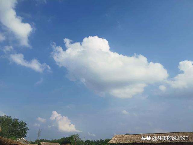 有一种治愈叫天空蓝，治愈系天空蓝什么意思（治愈系的蓝色天空之城）