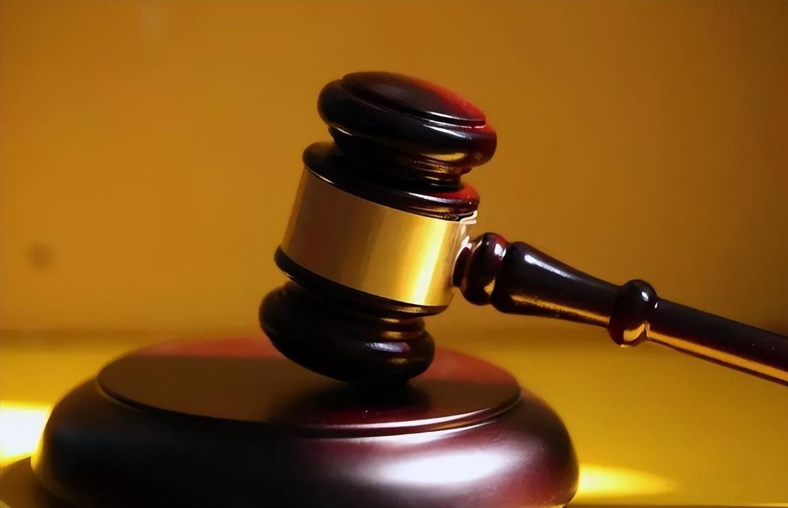 她在和陈亚春交往的过程中,留了大量的证据,包括他们的视频和照片.