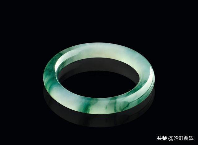 水头是什么意思，翡翠中的水头是什么意思（3分钟带你了解什么是翡翠的水头）