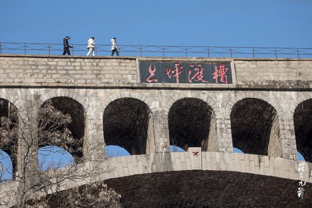 遥看瀑布挂前川的遥看是什么意思，遥看瀑布挂前川的遥是什么意思啊（已是悬崖百丈冰）