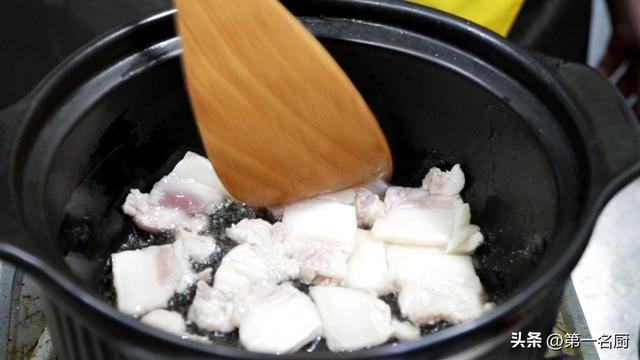 东北砂锅炖豆腐，天冷不懂吃砂锅可惜了
