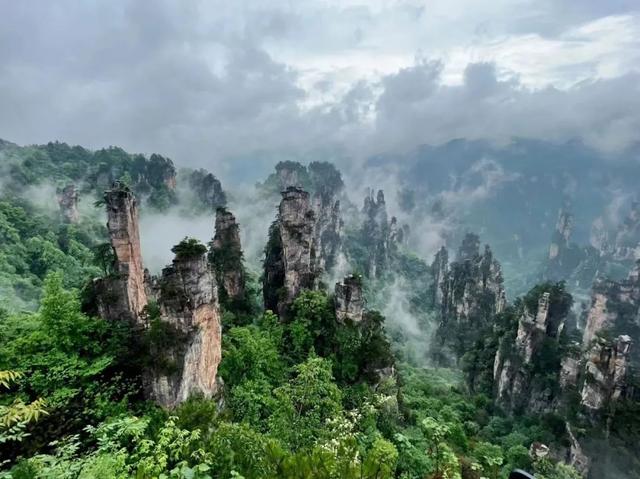 湖南凤凰古城张家界，湘遇•山之巅：张家界凤凰古城