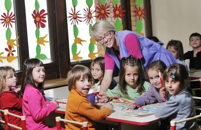 学前教育就业方向及前景，学前教育专业就业前景如何（专科层次的学前教育有哪些出路）