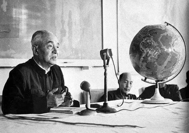 关于李四光的资料，历史人物李四光的资料（李四光找出石油）