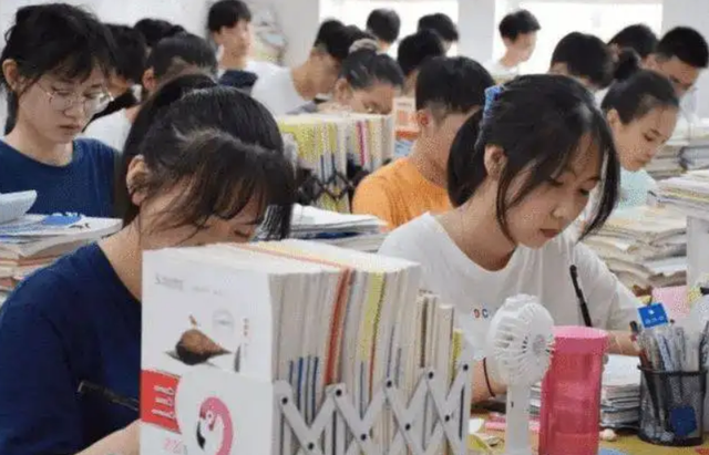 高考提前批什么意思，成人高考提前批什么意思（看完就懂了，考生可以提前了解）