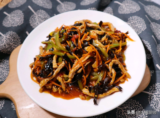 烧猪肉怎么炒好吃，炒猪肉怎么炒（难怪又老又腥不入味）