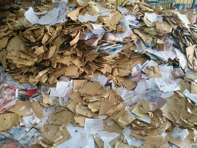 废品行业的十大赚钱方法，如何捡破烂挣钱挣的多（你手上这些值钱废品可别随便乱扔了）