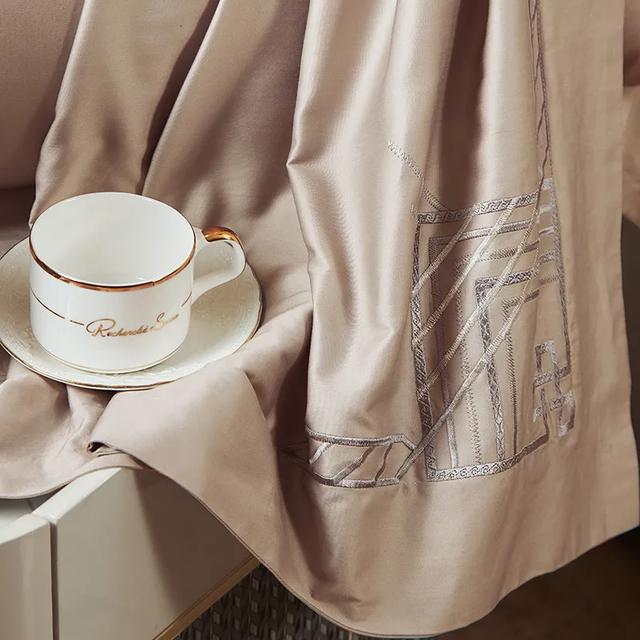 铂金棉是什么面料和纯棉的有什么区别，铂金棉是什么面料和纯棉的有什么区别啊（为什么价格相差那么多）