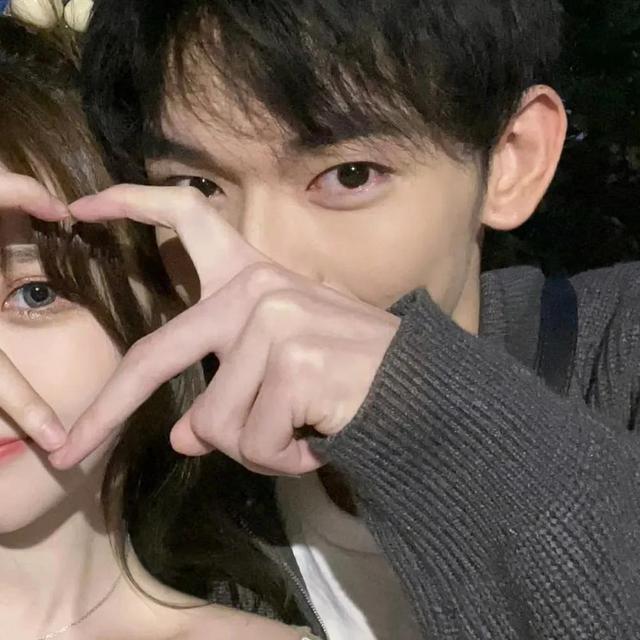 文艺风微信头像，文艺风微信头像图片（文艺风情侣头像）