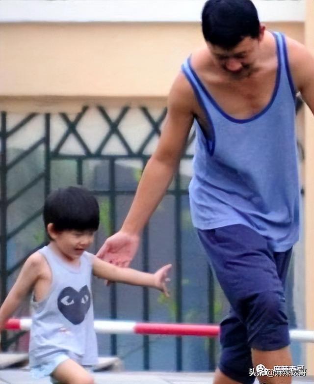 潘粤明年轻时的民国戏，十年前董洁王大治的瓜