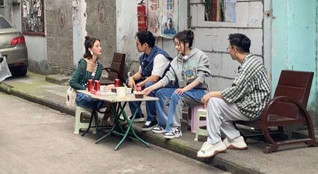 袁弘张歆艺婚礼，袁弘张歆艺人生若只如初见（张歆艺与袁弘坐路边吃饭）