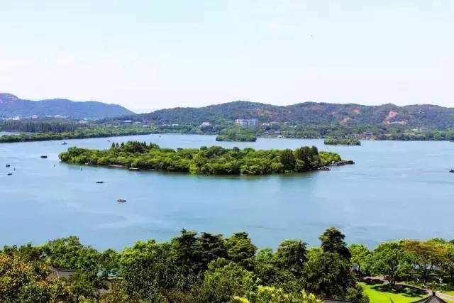 春天去哪里旅游好，这才是春天最值得去的20个地方（中国最美的30个地方）