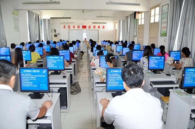 大学公共基础课有什么，本科大学公共课有哪些（计算机网络技术专业课程设置——专业课程）