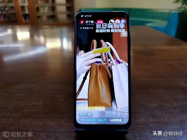 怎么在网上认识老外，怎样认识老外（昆明70岁奶奶网恋外国男友转14万）