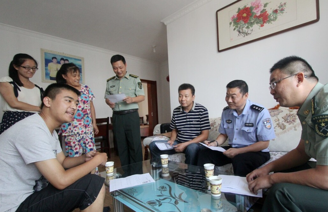 公务员政审三代是指哪三代，父亲进过监狱但我过了政审了（建议取消政审“查三代”）