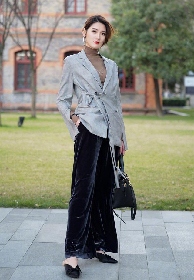 阔腿裤配什么鞋子好看，阔腿裤搭配什么鞋子好看（穿阔腿裤不要搭“高跟鞋”）