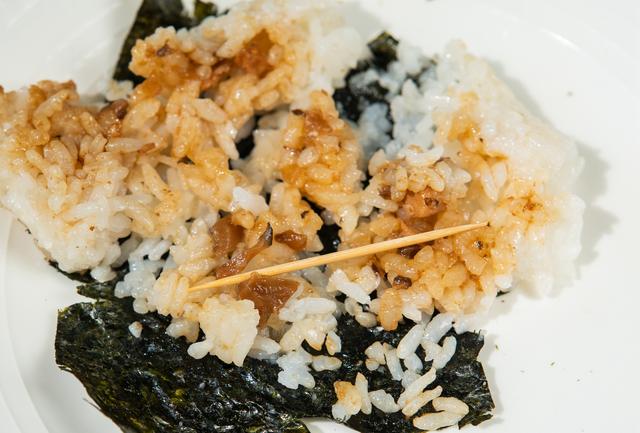 普通的饭团怎么做，普通的饭团怎么做视频（可能是最快吃一顿饭的方式）