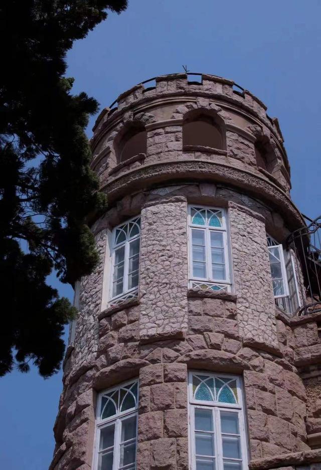 青岛旅游景点介绍，青岛旅游景点介绍！（青岛必去十大景点推荐）