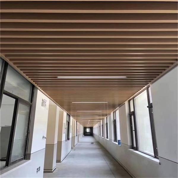 格栅吊顶的特点，木格栅吊顶工艺（木纹铝格栅吊顶）