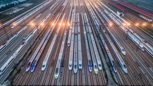 高铁跟动车的区别是，高铁与动车有区别（两者概念完全不同）