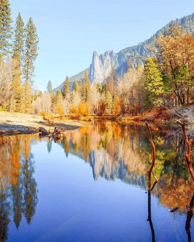 秋天是一个什么样的季节，秋天是一个什么样的季节写一段话（分享绝美秋色：叠翠流金）