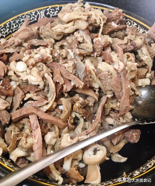 羊杂汤的做法，羊杂汤的做法视频（最忌直接加水煮）