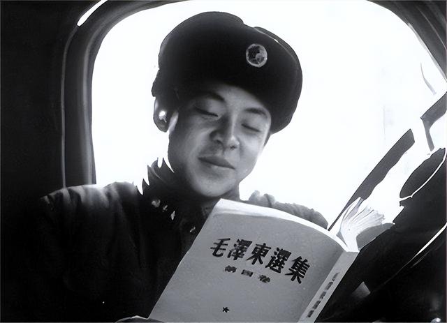 雷锋怎么牺牲的的简单介绍，41年后鉴定人披露事故发生细节