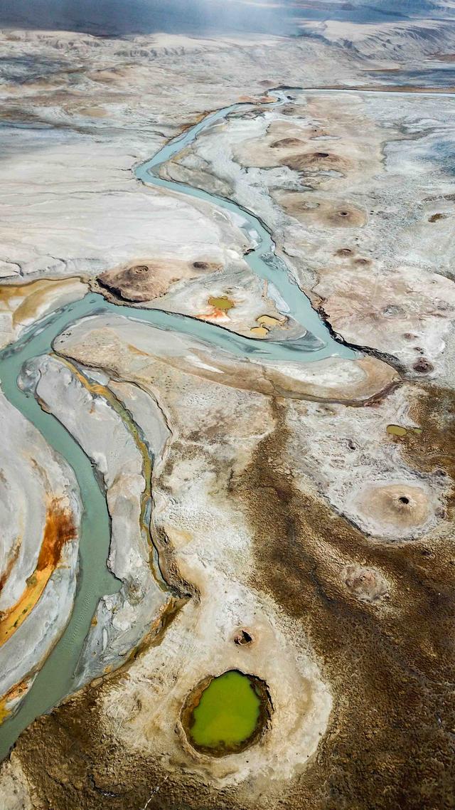 新疆多个休眠火山，新疆有火山岩吗（新疆神秘的帕​米尔之眼）