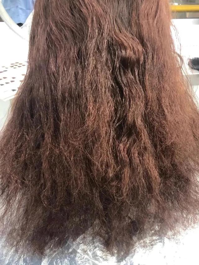 头发炸毛怎么办，烫完头发炸毛怎么办（竟然只需要这五步就能搞定）