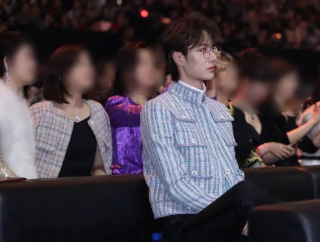 男星女装造型有多美，王一博《街舞5》穿女装