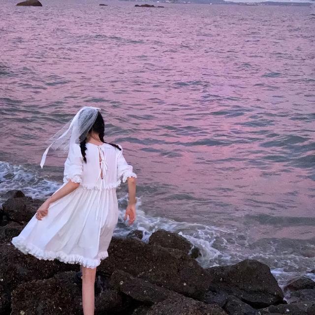 又拽又霸气的句子，2022经典霸气语句（很霸气很拽的句子，越看越喜欢）