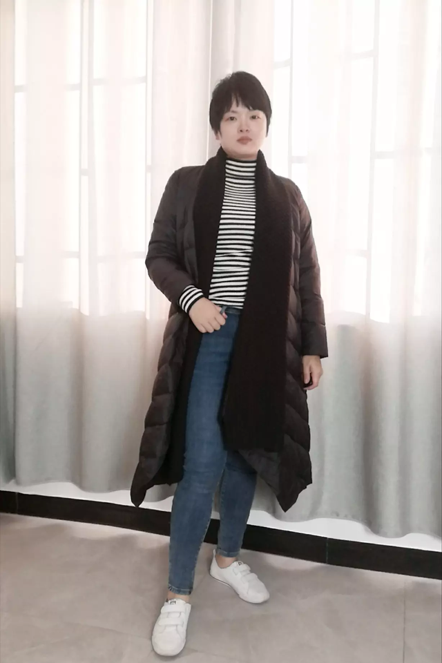 长款卫衣怎么搭配，黑色长款卫衣怎么搭配（黑色长款羽绒服的一衣多搭）