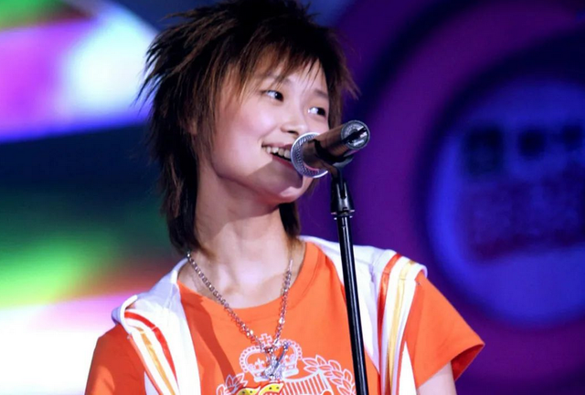 李宇春结婚了吗，李宇春结婚男方是谁（这些年李宇春都经历了些什么）