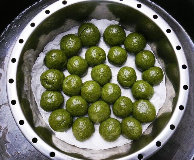 如何制艾叶米果，如何做冰墩墩（那是一种专属春天的味道）