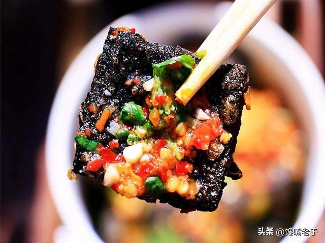 冰粉籽是什么植物，薜荔果怎么做凉粉（网友：不到天亮不回家）