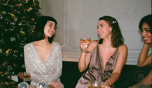 手足情深是什么意思，手足情深的意思（手足情深深的意思）