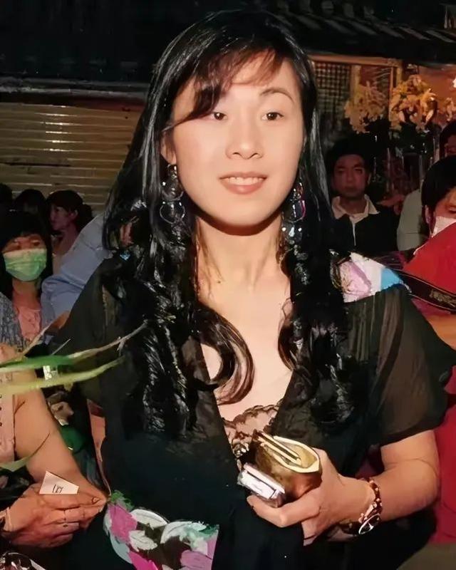 只生孩子不领证的人多吗，2022年单身女性生孩子将合法（5位未婚生子的豪门女友）