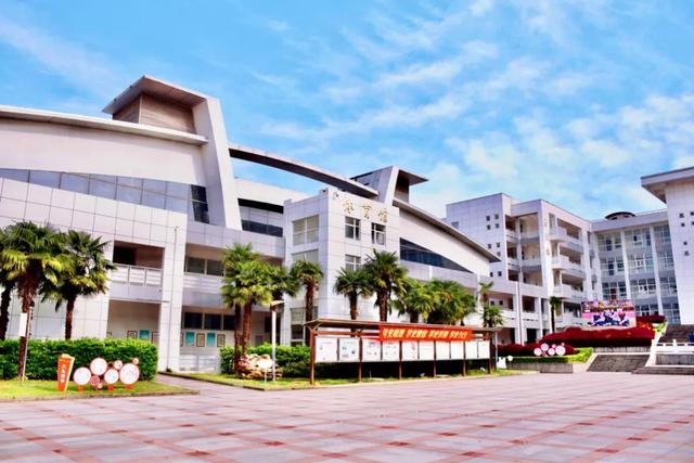 南京公办初中排名一览表，2021南京公办初中排名（不愧是南京南大门最强初中）