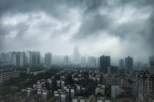 ufo巨型飞碟，石家庄曾经出现的巨型方形阴影