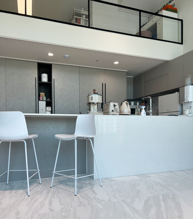 客厅不要沙发怎么设计，客厅不要沙发怎么设计好看（客厅抛弃了传统布局）