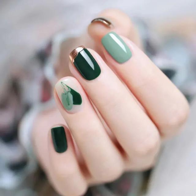 超级显白的基础款美甲，显白显嫩的美甲来一波儿~