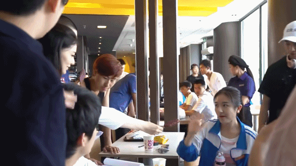 李兰迪男朋友是谁，李兰迪小到大没变（张新成李兰迪同游泰国）