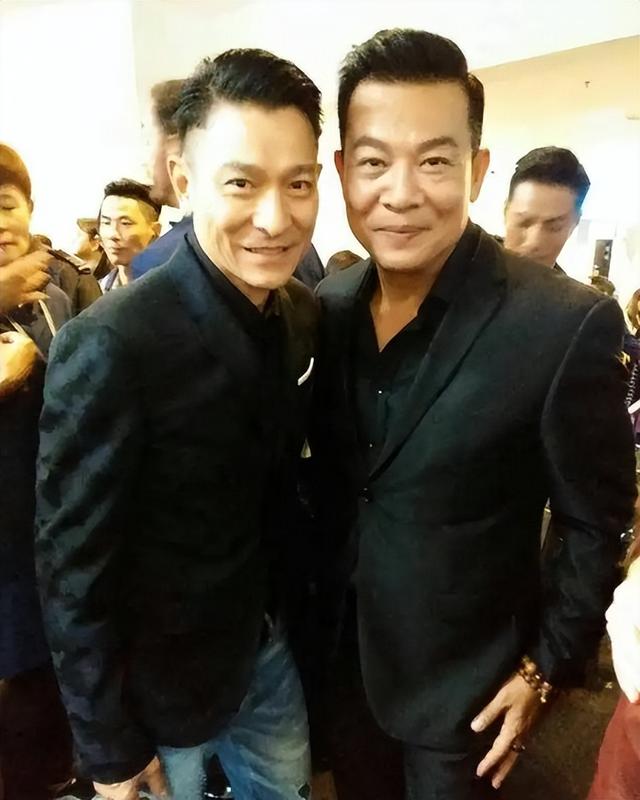 8位拍过“风月片”的男港星，威猛霸气的背后，个个悔不当初
