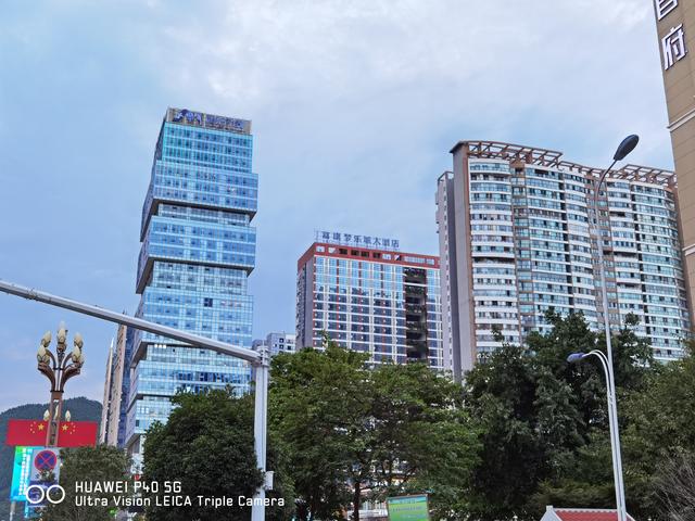 贵州兴义市简介，兴义市简介市区人口（<黔西南布依族苗族自治州>）